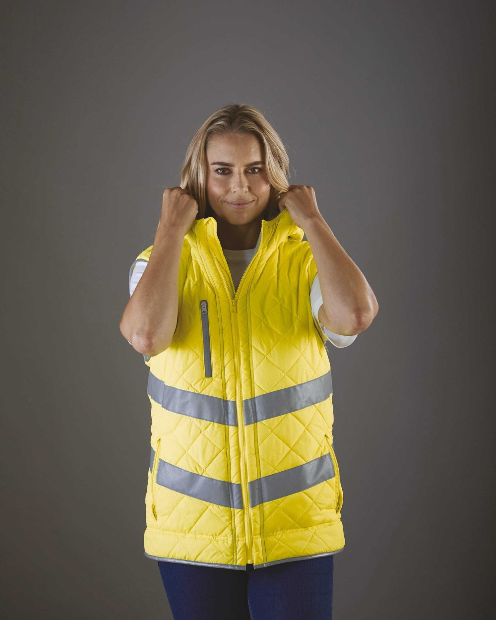 Jassen YOKO Kensington - Hi-Vis bodywarmer met capuchon voor bedrukking &amp; borduring