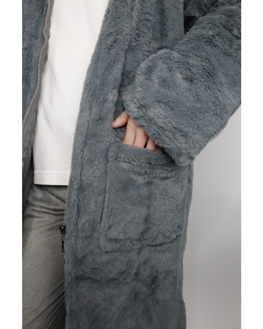 RIBBON Luxury eskimo faux fur zipped gown Kleider personalisierbar