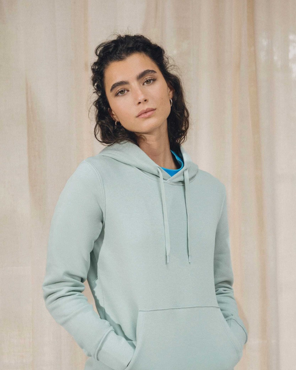 Sweaters & hoodies KARIBAN Ecologische damessweater met capuchon voor bedrukking &amp; borduring