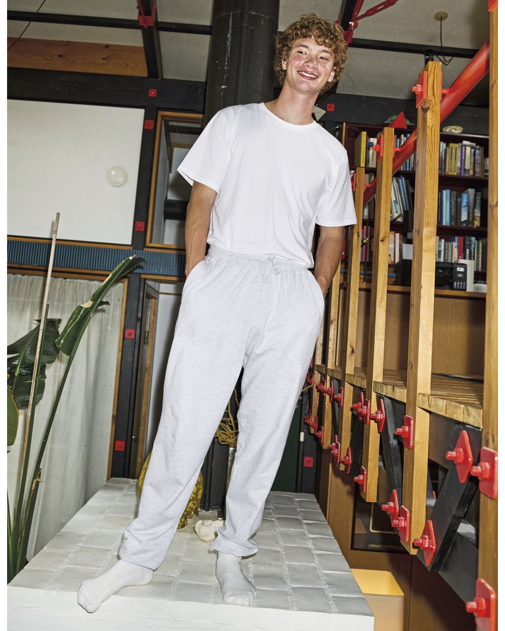 NEUTRAL Unisex Sweatpants With Elastic Cuff Hosen personalisierbar
