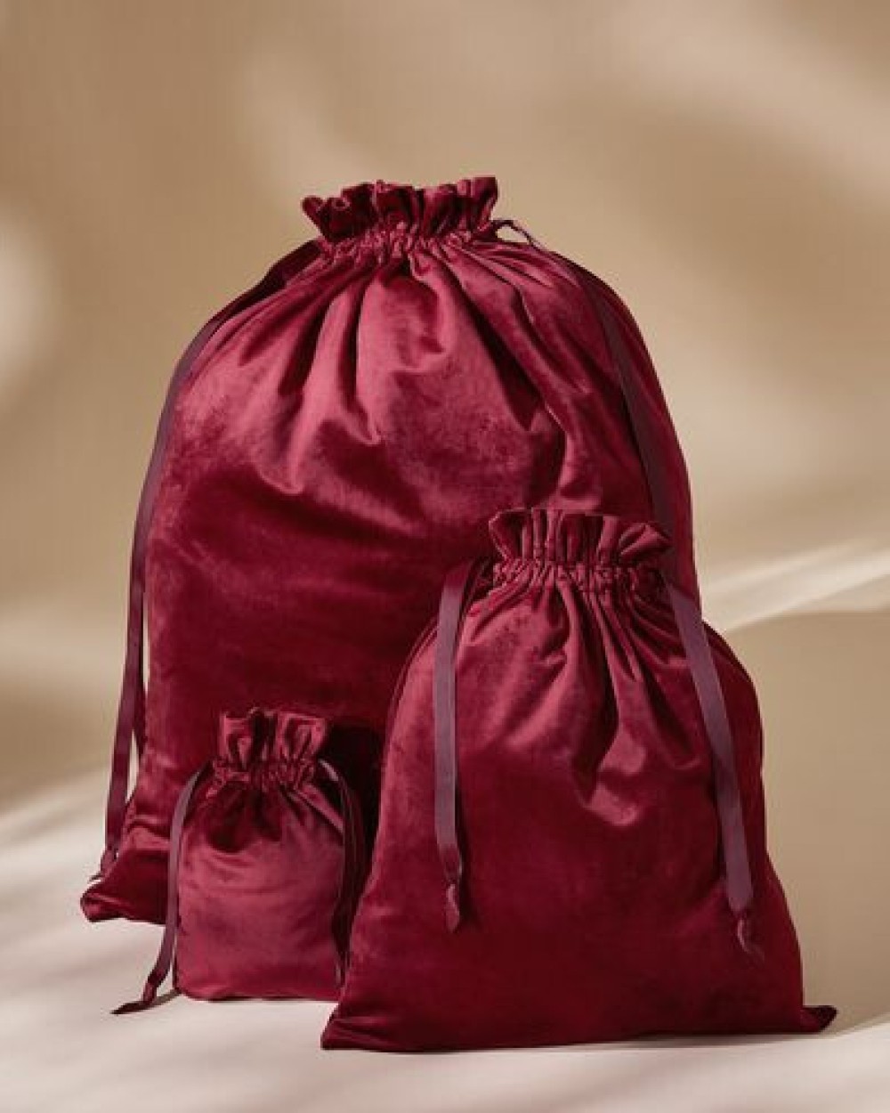 Tassen & Zakken BAG BASE VELVET GIFTBAG WITH RIBBON DRAWSTRING voor bedrukking &amp; borduring