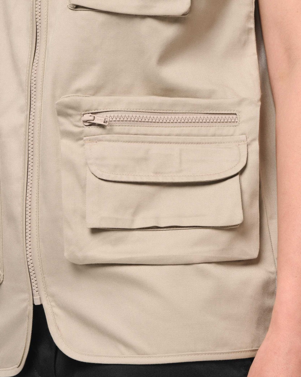 Jassen WK. DESIGNED TO WORK Gevoerde unisex bodywarmer van polykatoen multizakken voor bedrukking &amp; borduring